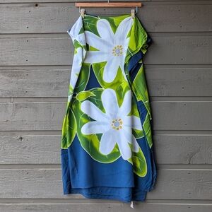 Banana Beach Tahiti Floral Pareo Sarong Large Rectangular Scarf Blue Green White